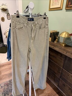 GAP women’s Relaxed Straight Jeans - Light Olive
